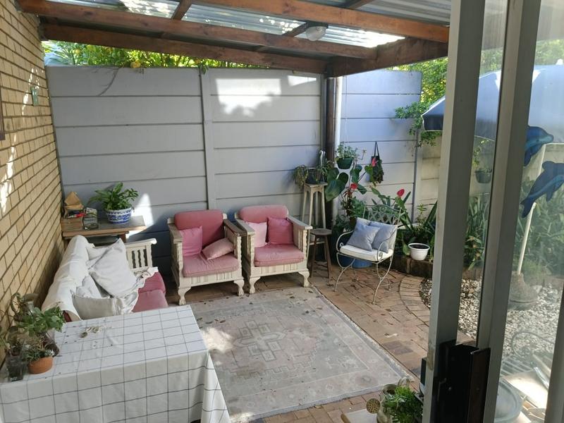 To Let 2 Bedroom Property for Rent in Tara Western Cape